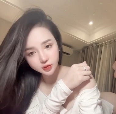 Chu Thuy Quynh estava feliz por seu amante