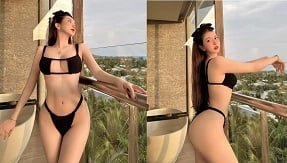 A enxada por trás da bunda grande é realmente grande