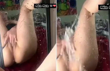 O gancho de borboleta estampou água em toda a casa