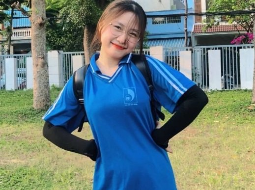 A bunda de Duong Thi Minh é realmente atraente