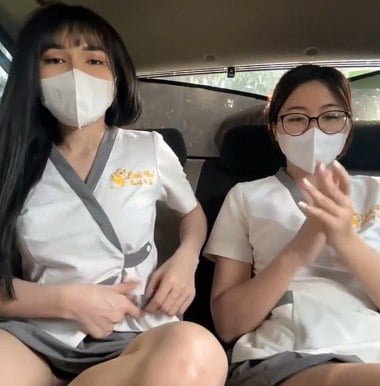 Clipe de sexo de dois filhos tiram uma selfie em um táxi